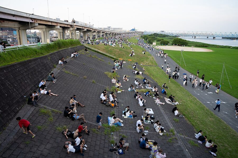 Adachi Fireworks wide burst above the Arakawa