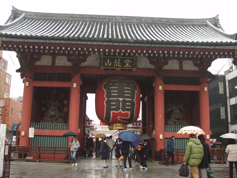 Kaminarimon Thunder Gate at Sensoji Asakusa Tokyo