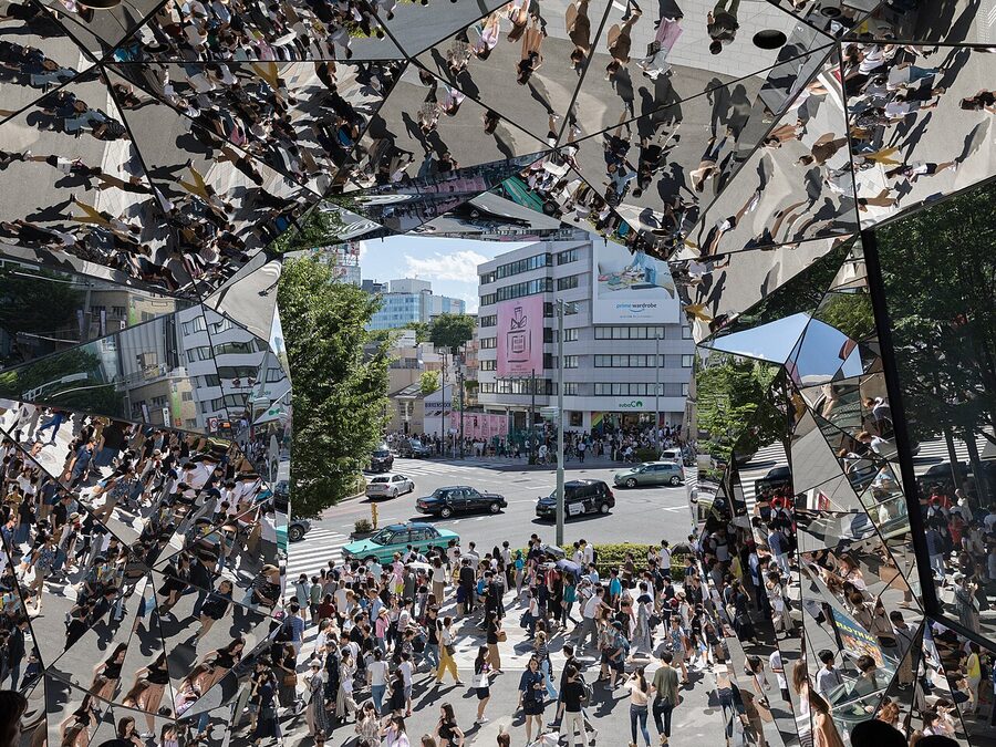 Tokyu Plaza Omotesando mirror entrance with reflected crowd