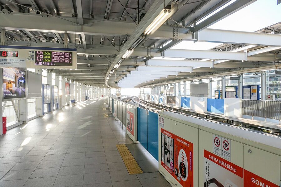 Tokyo Monorail platforms at Haneda Terminal 3 station