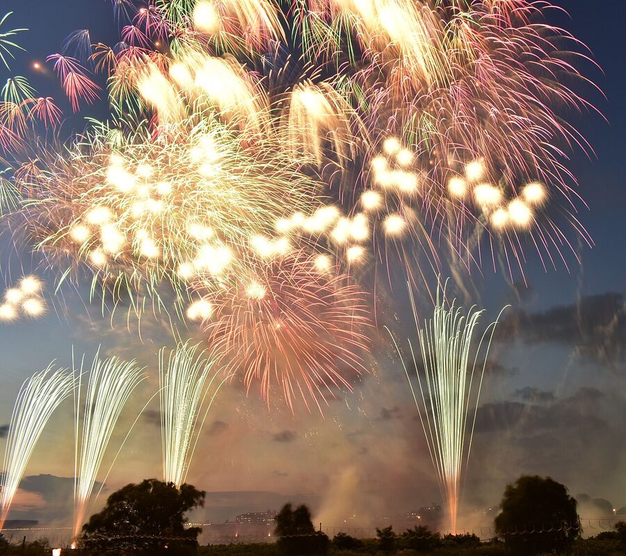 Itabashi Fireworks Festival 2023 large burst over Arakawa