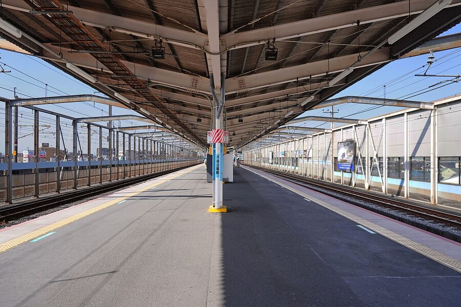 JR East Toda-Koen Station platform on the Saikyo Line