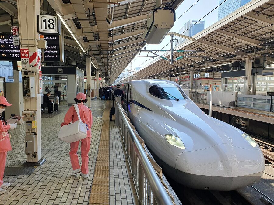 Shinkansen platform at Tokyo Station with bullet train