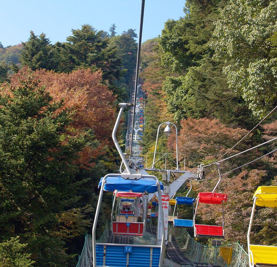 Mt Takao Echo chair lift two-person seats