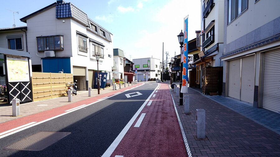 Naritasan Omotesando shopping street with traditional eel restaurants