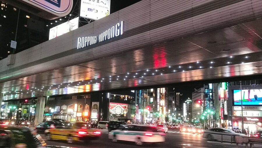 Roppongi Crossing at night