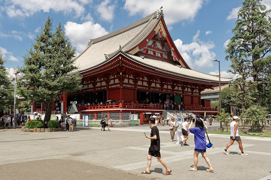 Senso-ji main hall exterior view