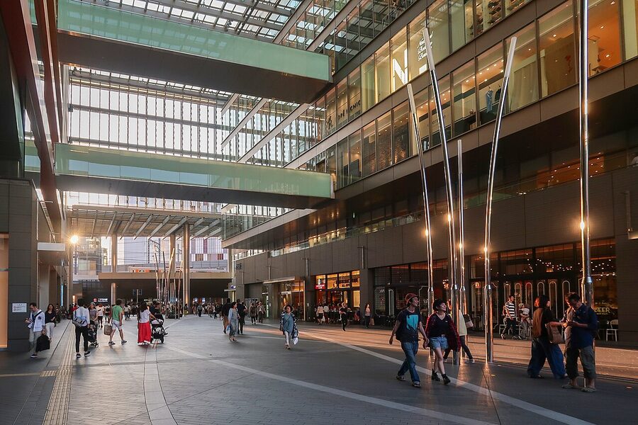 Futako-Tamagawa Rise Shopping Center Town Front atrium in Setagaya