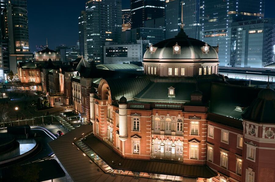 Tokyo Station Marunouchi building at night