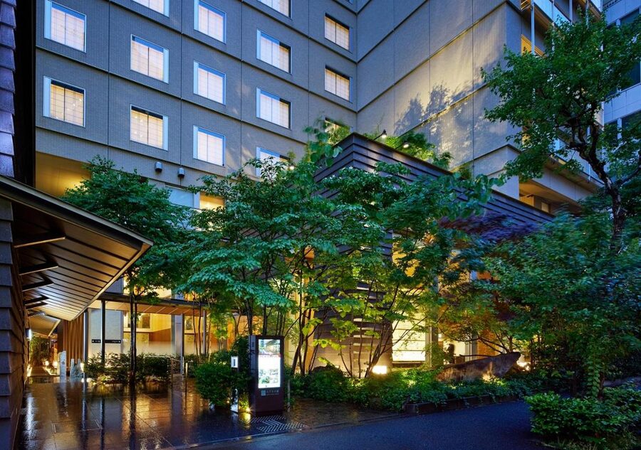 Garden-style entrance and lanterns at Hotel Niwa Tokyo near Kanda
