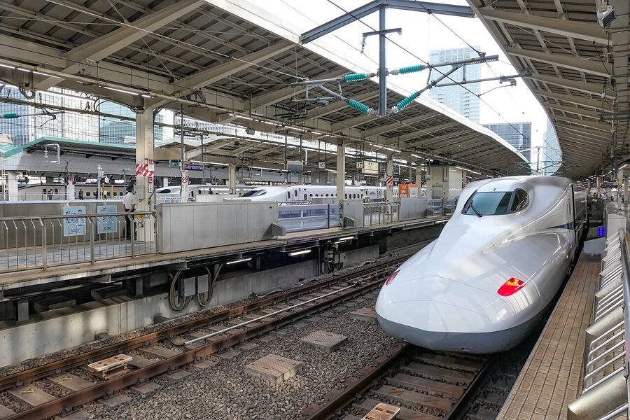 N700 series Shinkansen at Tokyo Station JR Central Tokaido platform
