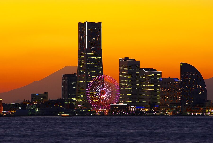 Minato Mirai 21 skyline with Mount Fuji on the horizon