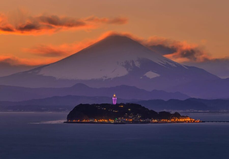 1-Day trip: Kamakura City (Enoshima/Shonan/Beach) - Komachi-dori and Tsurugaoka Hachimangu