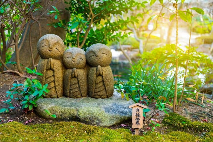 1-Day trip: Kamakura City (Enoshima/Shonan/Beach) - Enoshima for ocean views and a livelier finish