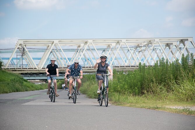 3-Hour Tokyo Private E-Bike Tour Starting from Your Hotel
