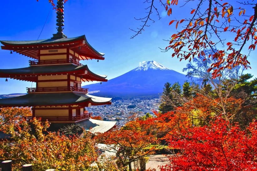 3-Row Luxury Bus Tour to Mt. Fuji, Lake Kawaguchi from Tokyo - Arakurayama Sengen Park and the famous pagoda