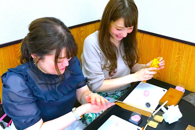 A perfect Japanese experience: Tea Ceremony and Mochi Forming - Sitting Down for Matcha
