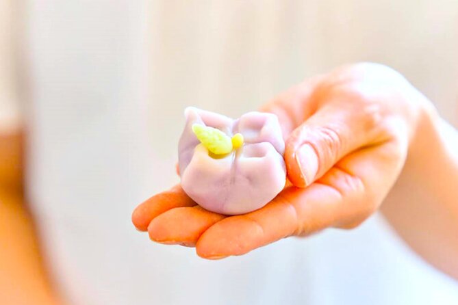 A perfect Japanese experience: Tea Ceremony and Mochi Forming - Why the Small Group Matters