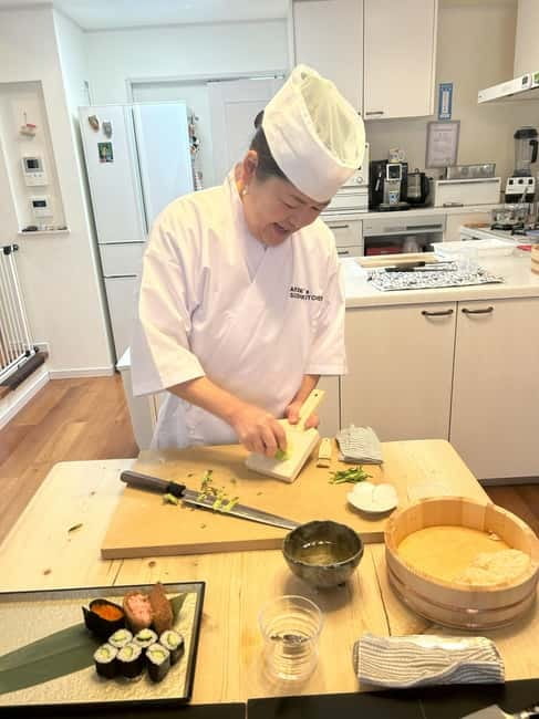 AKEMI's SUSHiKiTCHEN: A fun sushi cooking lesson in Tokyo - A food lesson with cultural context