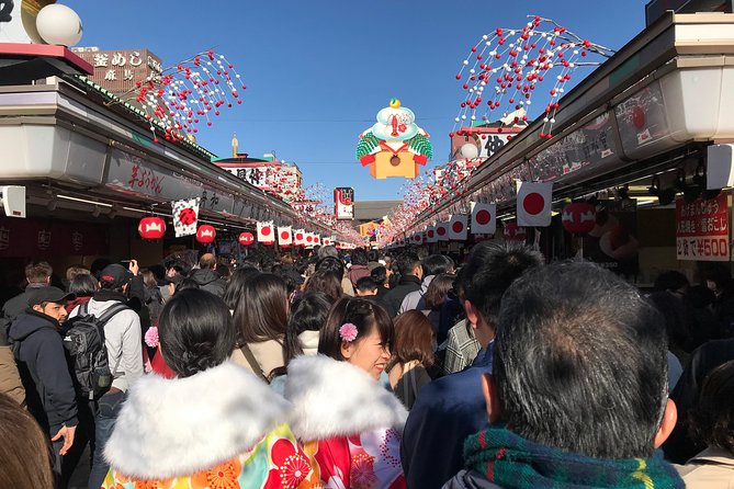 Asakusa: 1400-year history exploration - Kaminarimon and the first taste of Asakusa