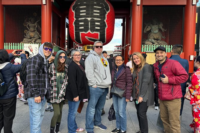 Asakusa: 2-hour history exploration - Passing through Hozomon and its large sandals