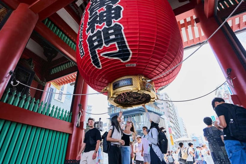 Asakusa: 2-Hour History Walking Tour & Local Food Tasting - Key points at a glance