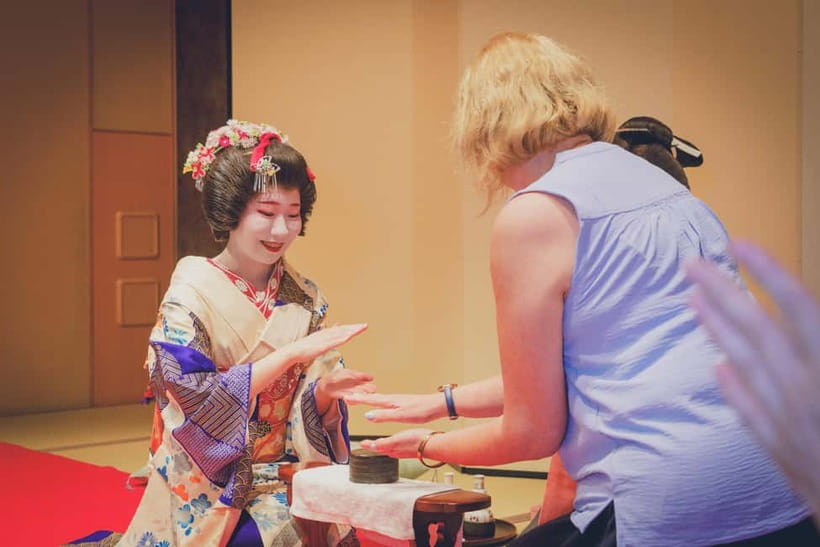 Asakusa: Geisha Performance and Tea House Experience - Entering Miyakodori’s Ozashiki Tea House