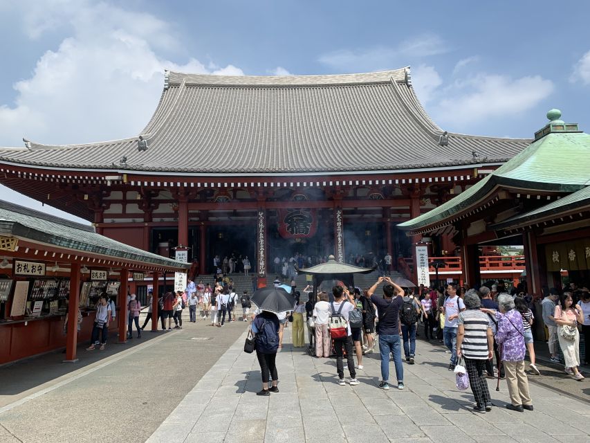 Asakusa: Kitchen knife store visits after history tour - What the group size and timing mean