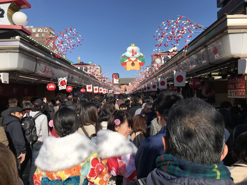 Asakusa: Kitchen knife store visits after history tour - The Culture Tourist Information Center and Kaminarimon