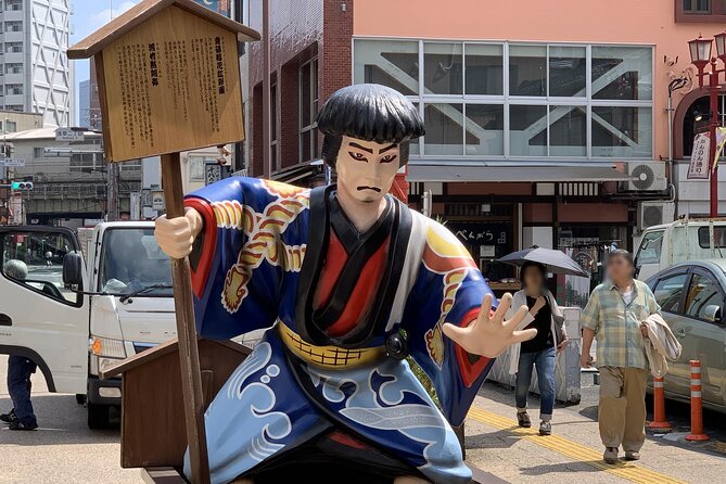Asakusa: TOKYO SKYTREE Exploration after History Tour - Seeing Hozomon before entering Senso-ji