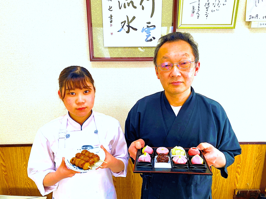At an Antique Shop, Tea Ceremony and Japanese Sweets Forming - What the five-star feedback tells you