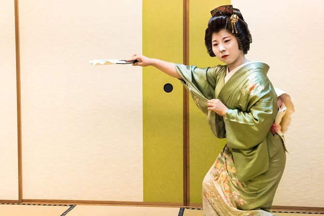 Authentic Geisha Performance with Dinner in Tokyo - The kaiseki dinner, one course at a time