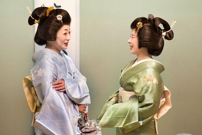 Authentic Geisha Performance with Dinner in Tokyo - Who will enjoy this most?