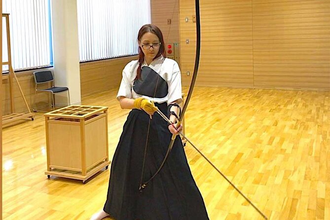 Authentic Kyudo Japanese Archery Experience in Tokyo - Learning the form before firing arrows