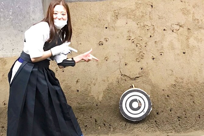 Authentic Kyudo Japanese Archery Experience in Tokyo - From the straw bale to the target range