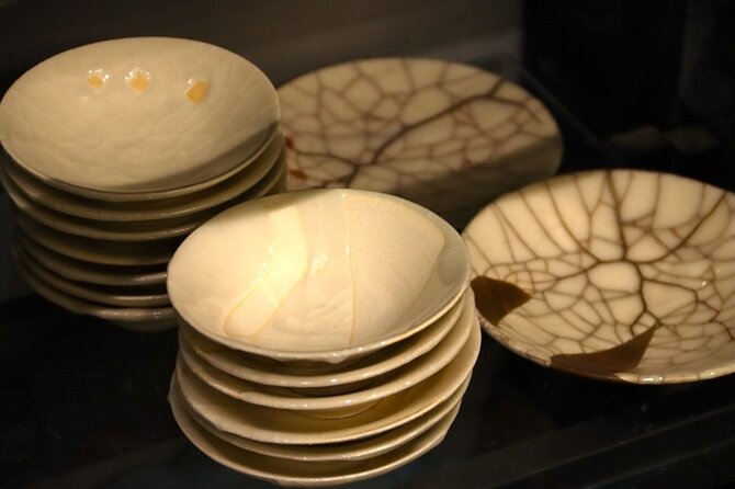 Authentic Pure Gold Kintsugi Workshop with Master Taku in Tokyo - What makes the authentic materials important