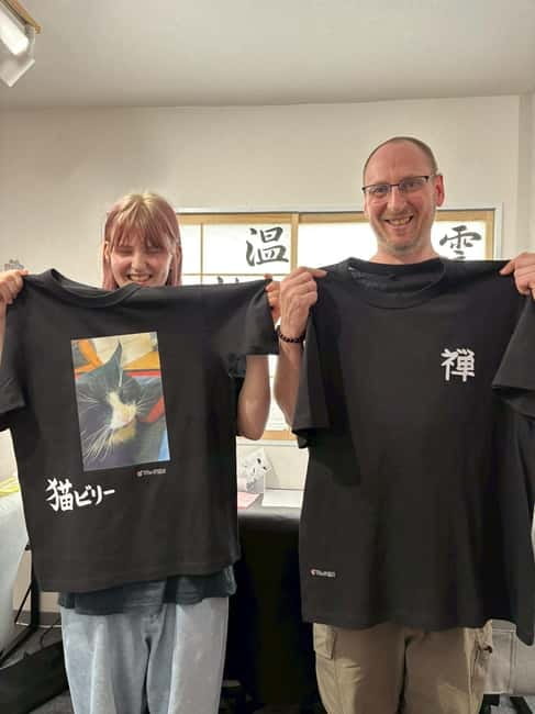 Calligraphy & print your calligraphy on a T-shirt. - Key points at a glance
