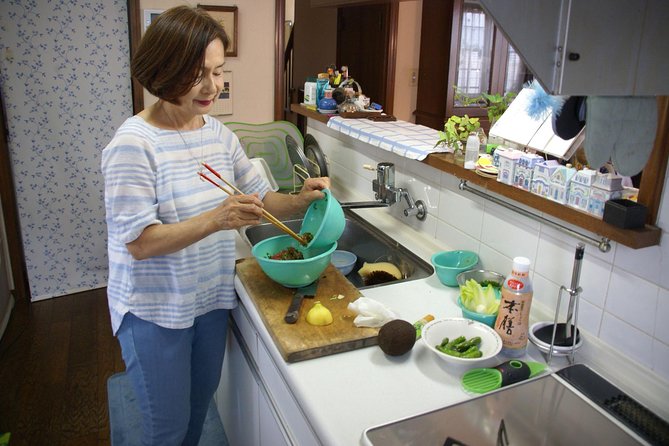Creative Japanese Cooking in a Beautiful Tokyo Home with Makiko - Key points at a glance