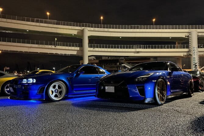 Daikoku Car meet & Tokyo Private JDM Night Tour in 700HP R34 GT-R - A-PIT Super Autobacs gives you 30 minutes to browse