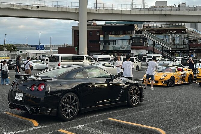 Daikoku JDM car meet experience in a GTR-R35 - A-PIT Super Autobacs, 30 minutes among Japanese car parts