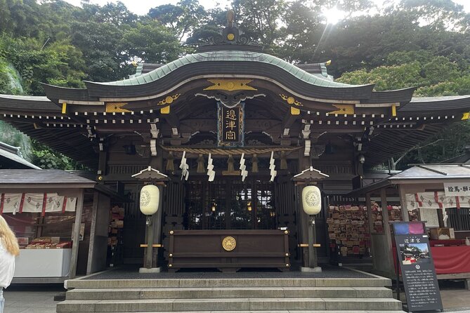 Day Trip to Kamakura & Enoshima: Shrines, Seaside, Temples & Tea - The seaside walk to Enoshima