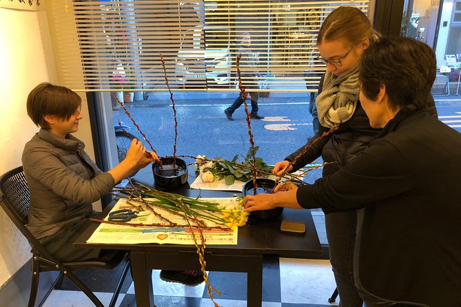 Discover the Art of Ikebana in Tokyo’s Historic Yanaka District - What the ¥108.99 price includes