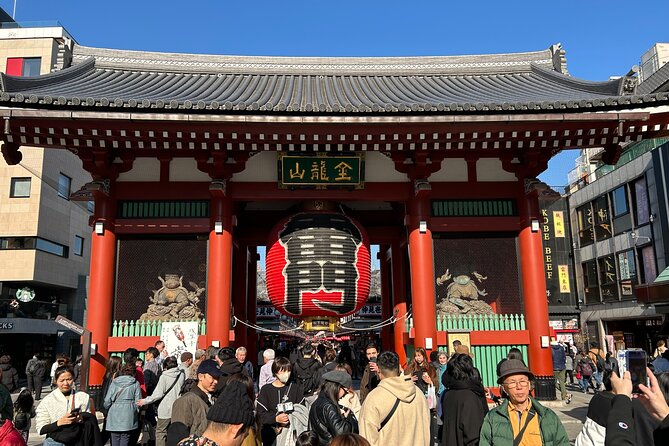 Discover the hidden gems of Tokyo:Private Tour with a Local Guide - Imperial Palace gardens, Kabuki, and Tokyo Station