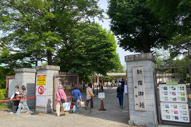 Discover the History of Shinjuku Gyoen – Private Walking Tour - Why Shinjuku Gyoen works so well for a history walk