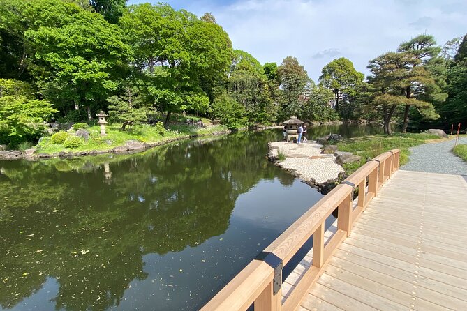 Discover the History of Shinjuku Gyoen – Private Walking Tour - Who will get the most from this walk?