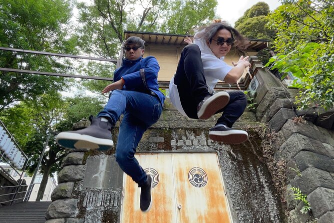 Discover Tokyo: 3-Hour Private Guided Photo Walking Tour - Shinjuku’s alleys, Godzilla, and Kabukicho Tower