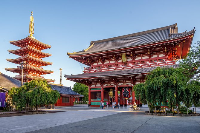 [electric bicycle tour]: 6-hour travel course by electric bicycle Asakusa, Ueno Park, Edo-Tokyo Museum, and Sky Tree. (There is a support car.) - Starting at Ryogoku and Entering Tokyo’s Past