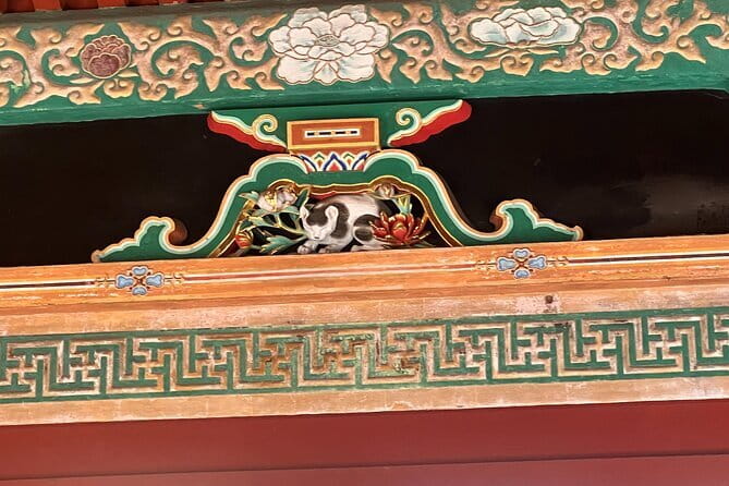 English-speaking guided day tour of Nikko with a private vehicle - Two hours inside Toshogu Shrine