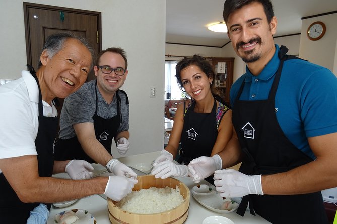 Experience all of Japanese culture and Japanese food experience classes "origami, udon, Japanese food, green tea, calligraphy" in 4 hours - Matcha and sweets after the meal