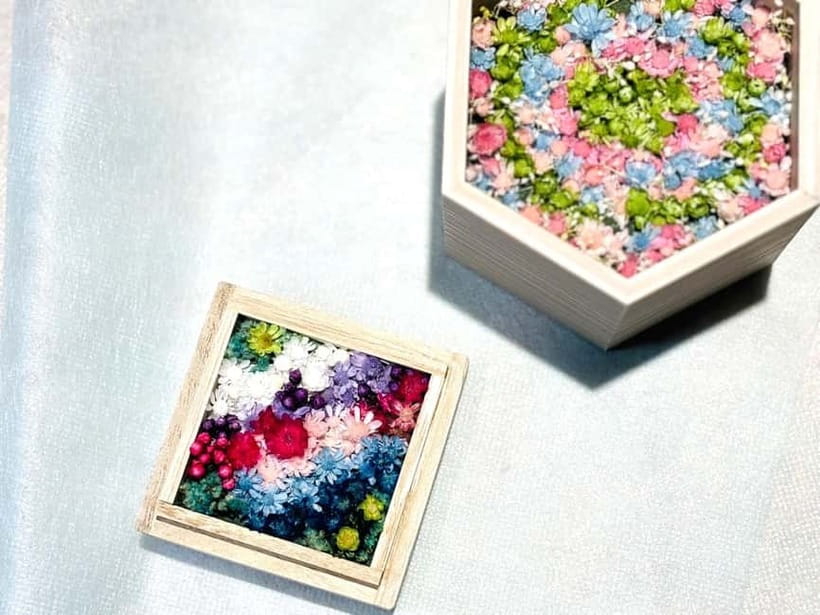 Experience Crafting a Flower-Adorned Mini Japanese Garden - Why the café setting works well
